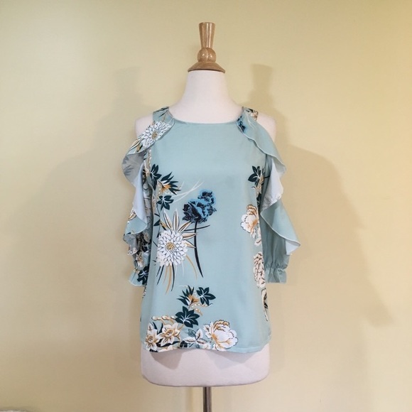 Cold Shoulder Ruffled Floral Blouse - Picture 4 of 7